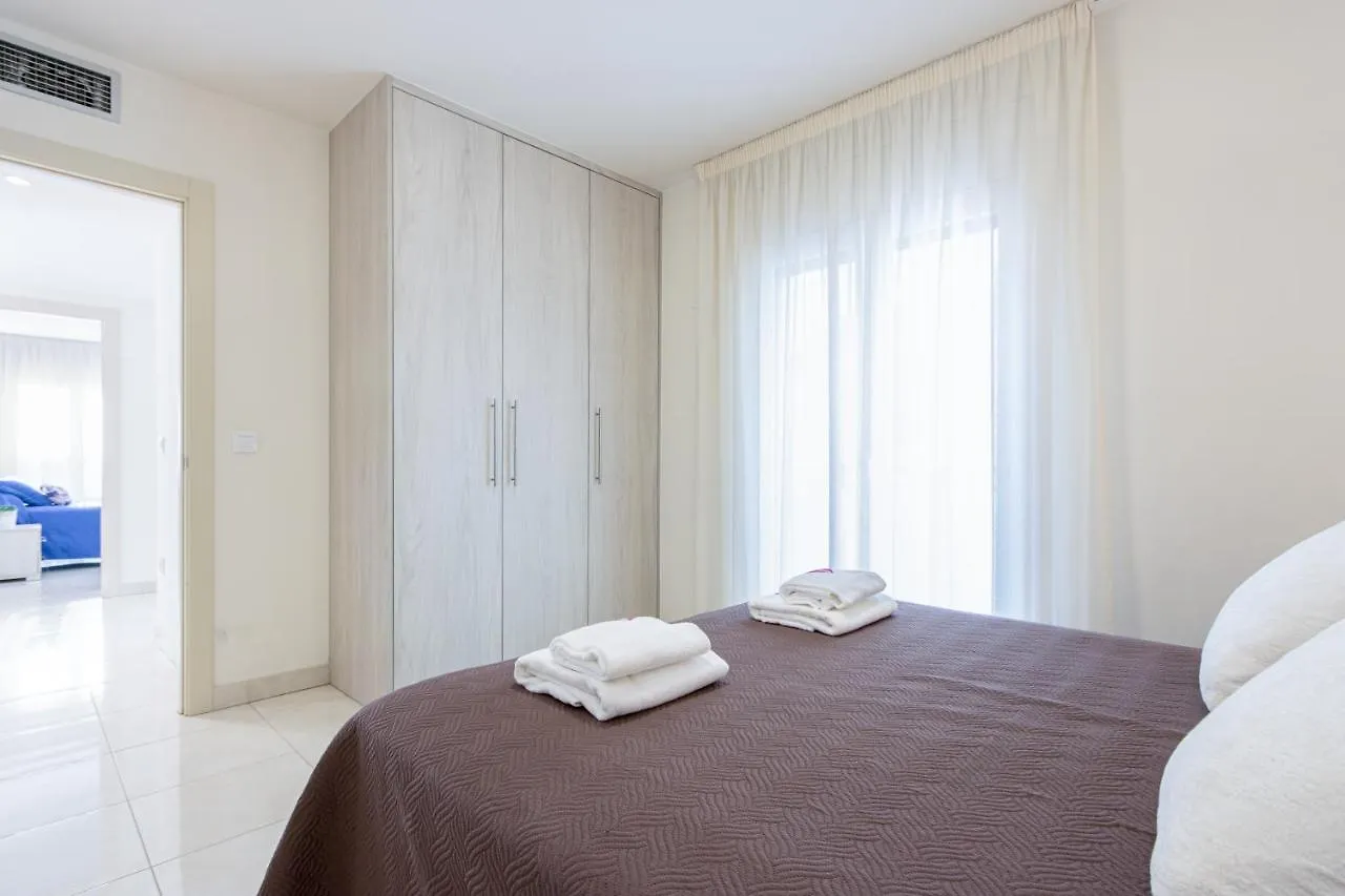 Apart-Rent Apartamento Francesc Macia 1º 2001 Roses 0*,  Spain